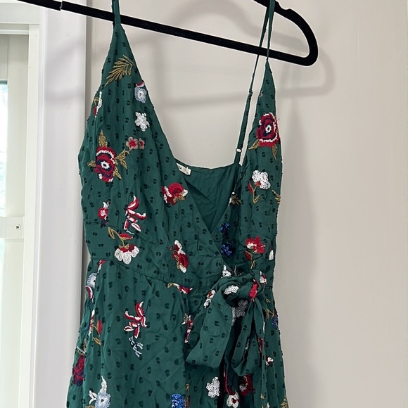 Tularosa Aubrie Dress in Emerald - Picture 4 of 7